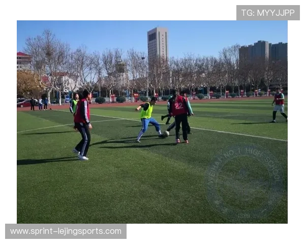 足球球星灯箱:点亮球场荣耀,传递无尽激情与梦想 足球球星灯箱:点亮球场荣耀,传递无尽激情与梦想